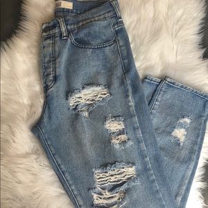 Ripped, high waisted boyfriend jeans